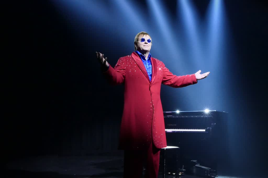 Elton John Experience photo 3